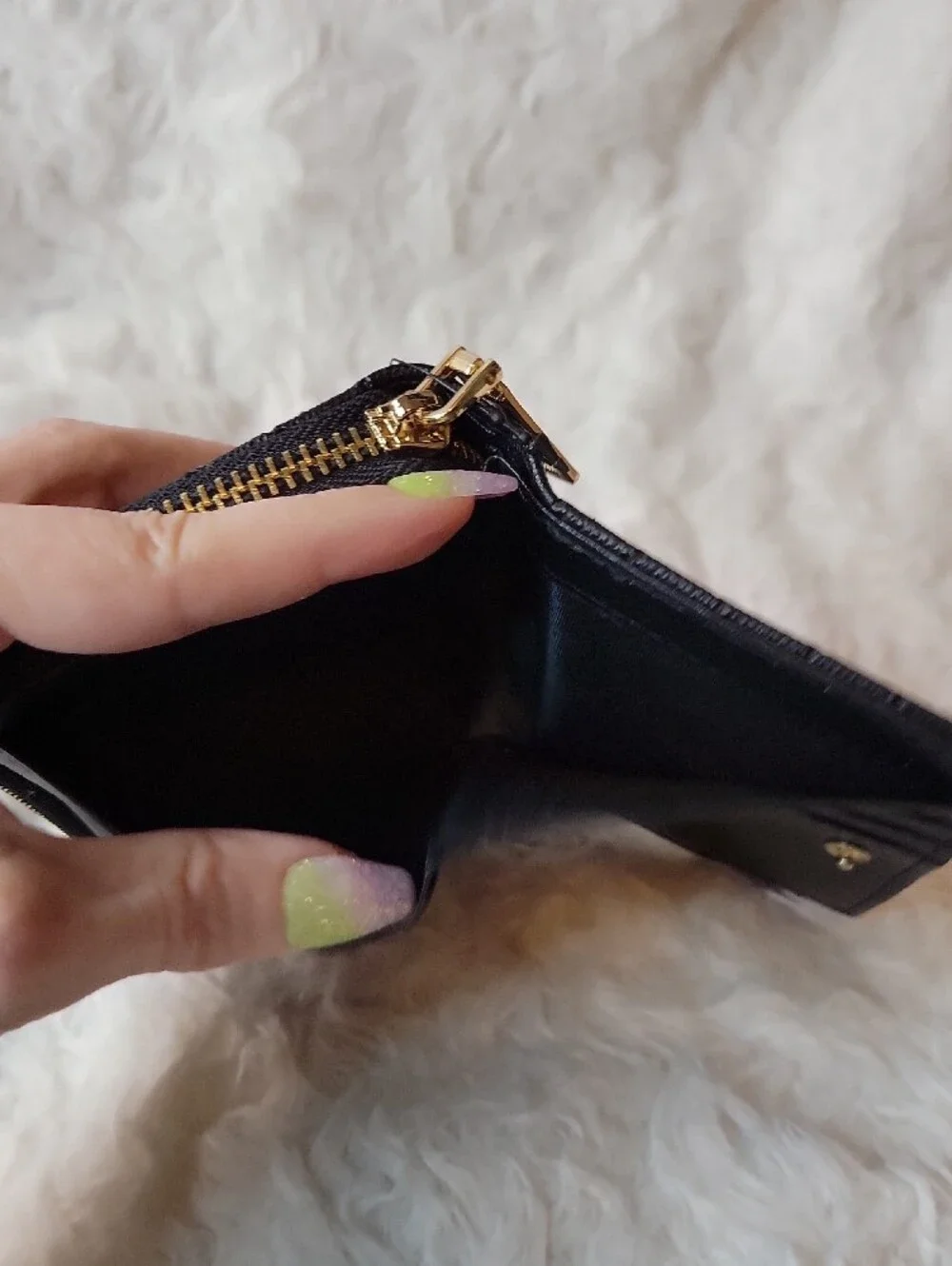 Badgley Mischka Black Textured Zip Wallet w/Gold Hardware